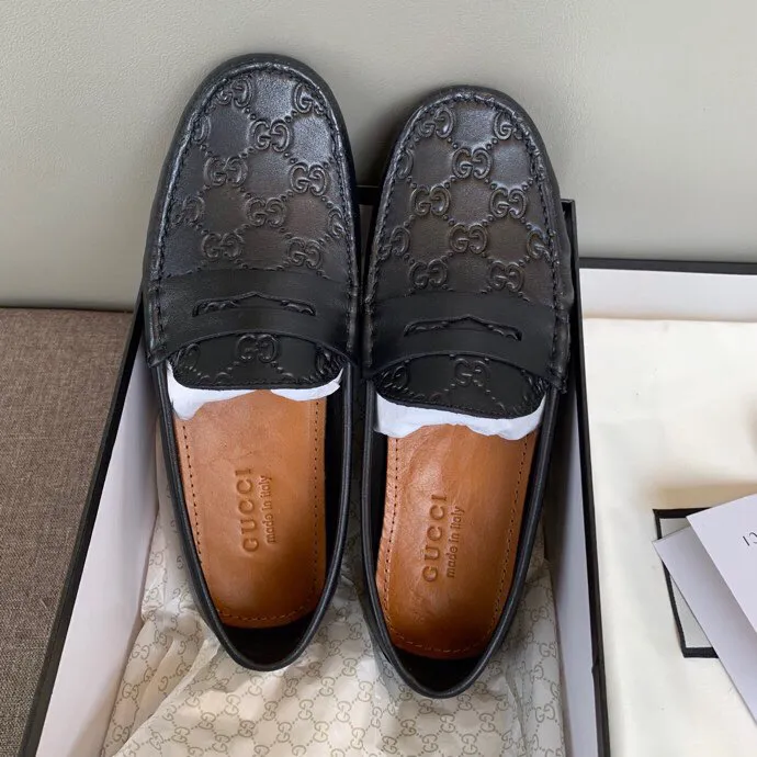 Batch 740💰[strong][strong][strong] Original order quality Gucci Gucci counter new model Handmade men's driving shoes Beanie shoes Slip-on shoes Lazy shoes, exquisite hand-made stitching The workmanship details are comparable to the counter Italian embossed cowhide Water-dyed cowhide lining Tree paste leather feet Waterproof and wear-resistant rubber outsole Sweat-absorbent and odor-proof Big red Dark blue off-white Black 39-44 large quantities in stock (38, 45 custom-made)